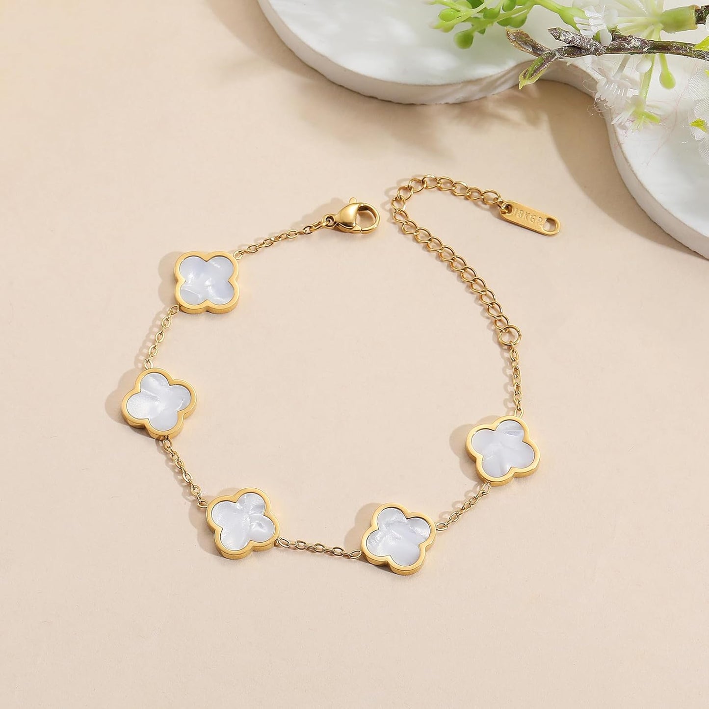 Clover Charm Lucky Bracelet™