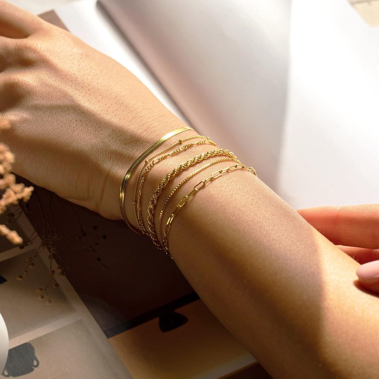 Dainty Gold Bracelet Set™